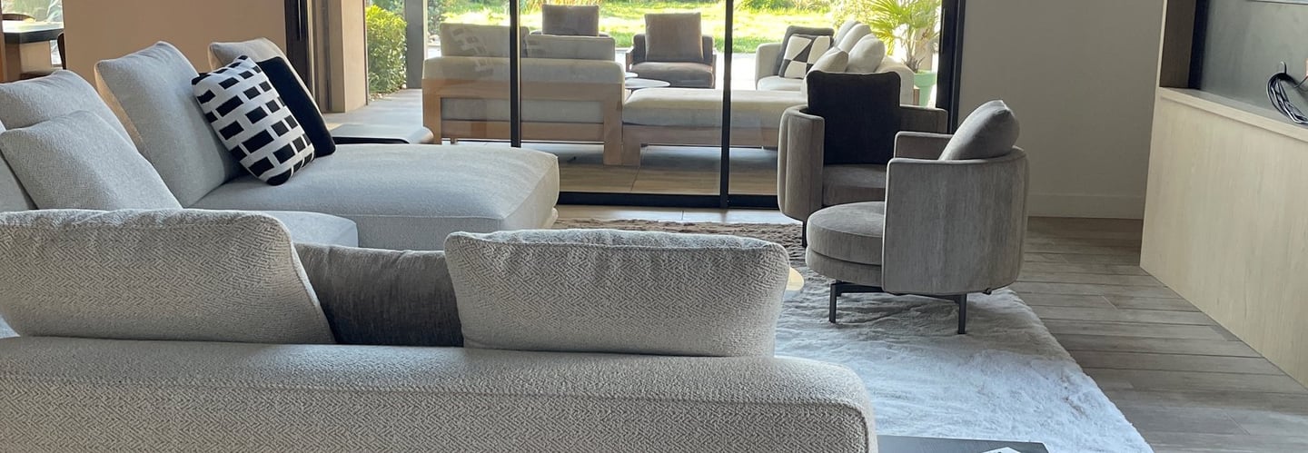 Mobilier moderne avec véranda 