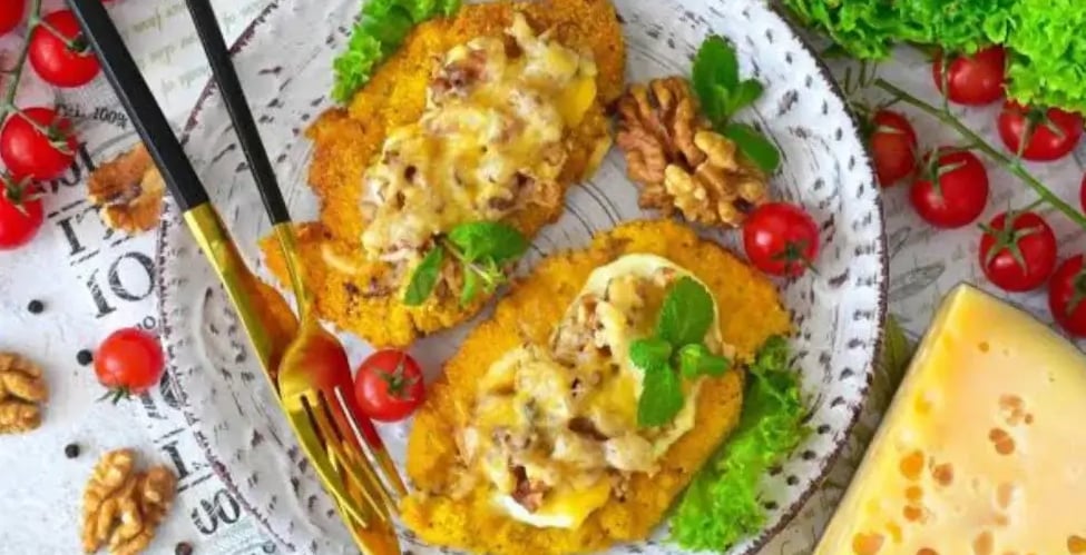 Запеченная курица с фундуком в арабском стиле.