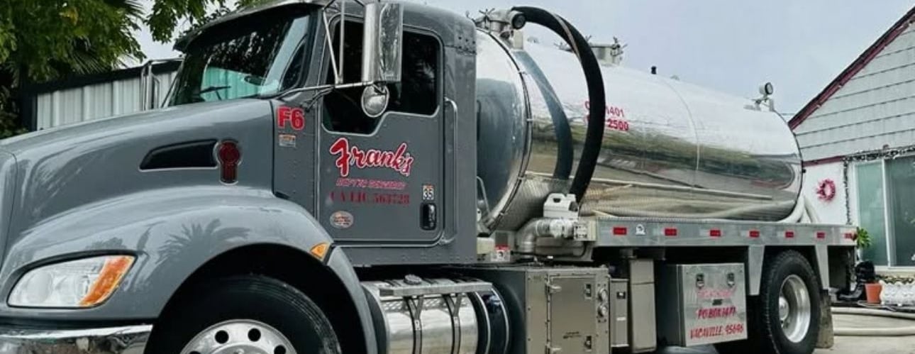 Woodland septic tank pumping truck