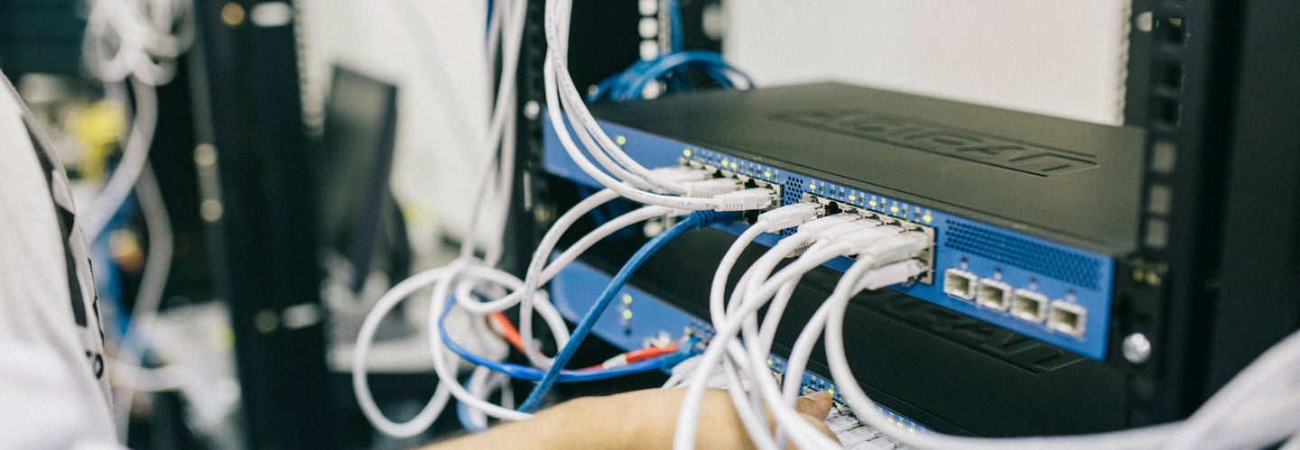 Information Technology Field Engineer providing hardware IT service