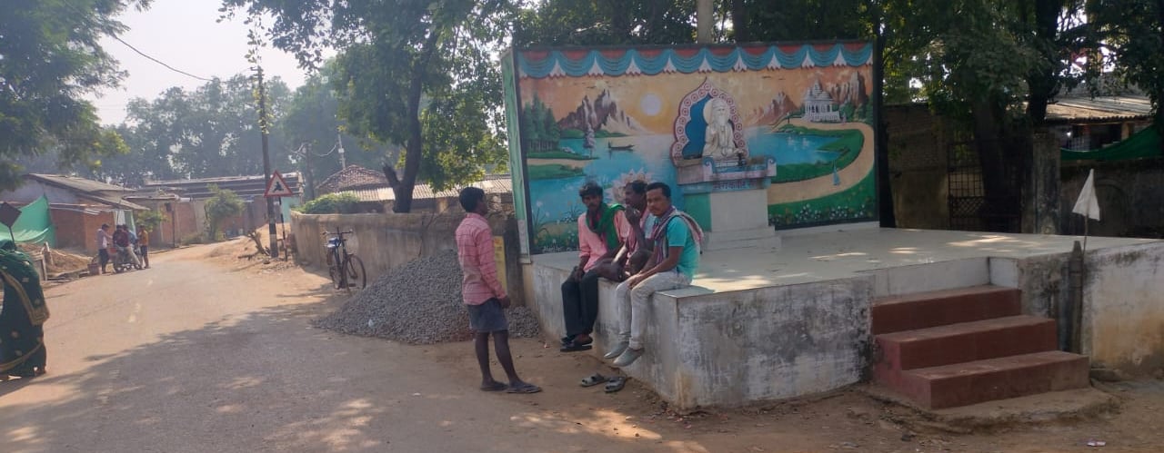 three person sit on the chabutra
