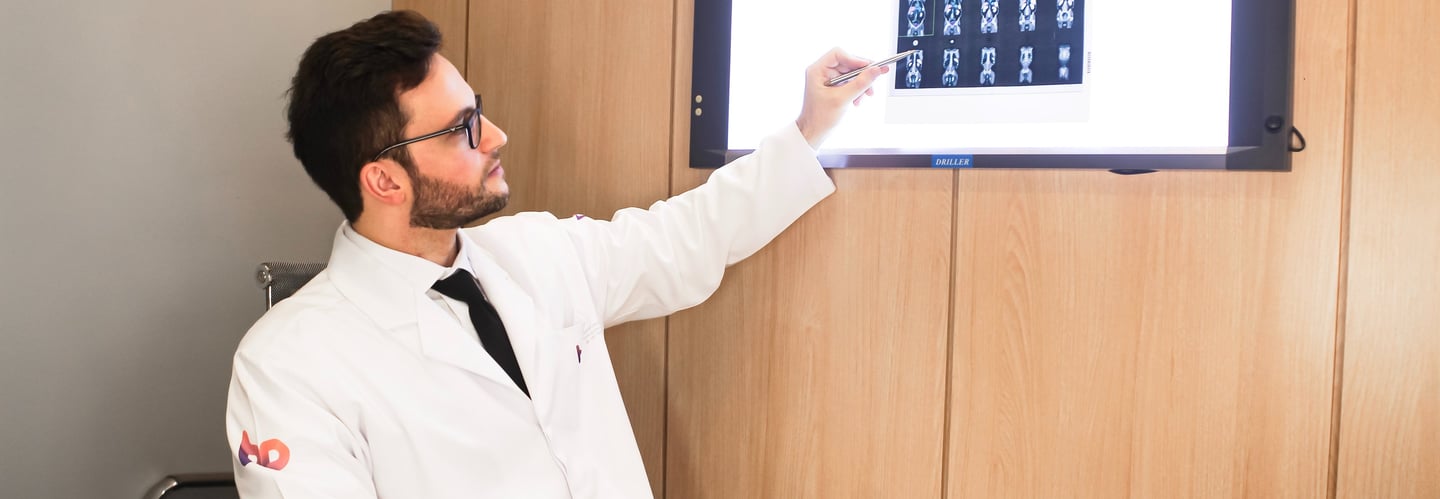 Dr. Paulo Ricardo Marcon no consultorio