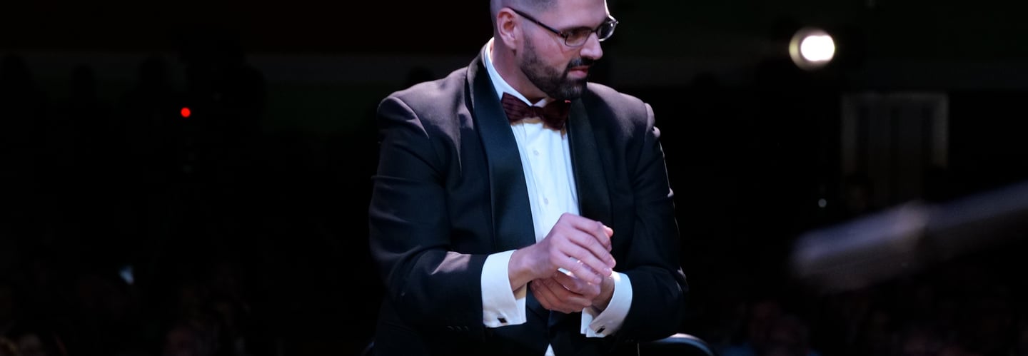 Jesús Agomar Conducting a Symphonic Band