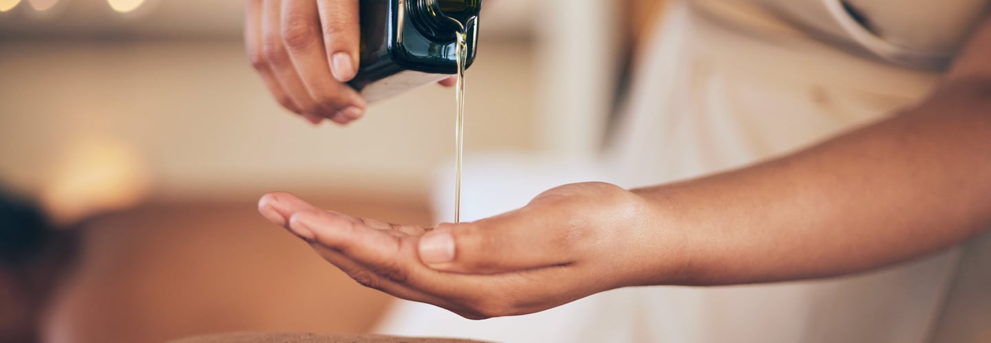   🌿 Complete Body Massage in Medavakkam – Macro Spa