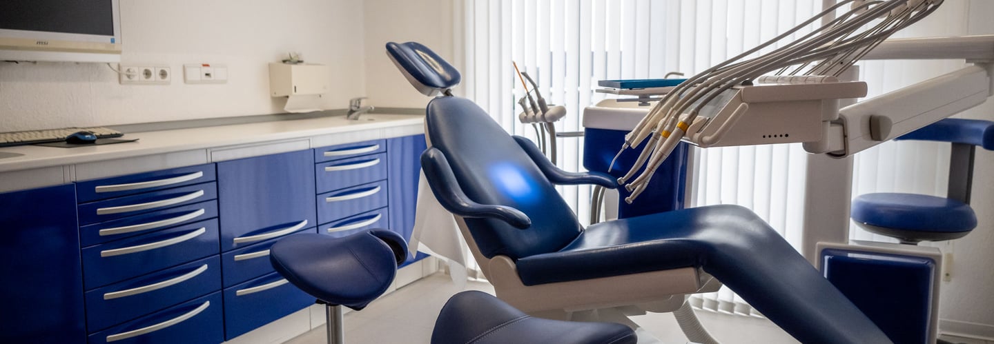 Praxis Brügger Behandlungszimmer