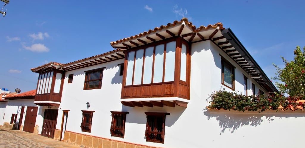 Casa sol de Iguaque, Villa de Leyva.  Fachada colonial en el centro histórico