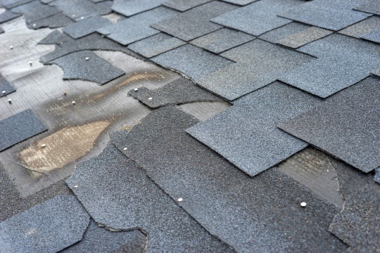 Major damaged roof done by non-professional handyman near portland oregon 97214