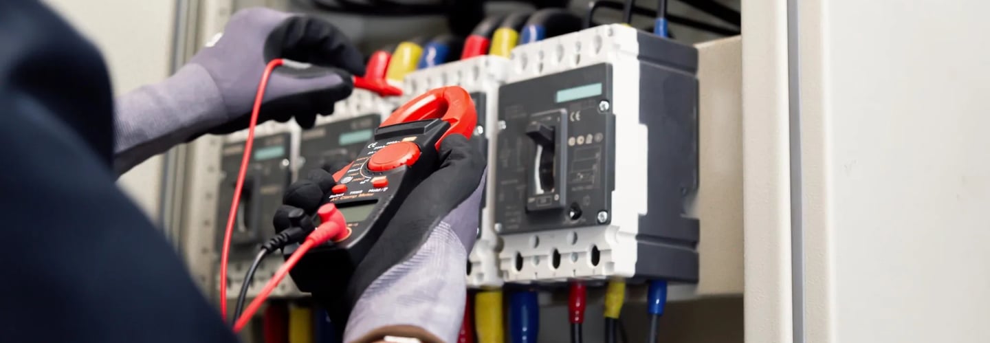 Medicion de circuitos con el polimetro.