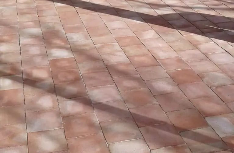 terrasse-terre cuite rustique rose