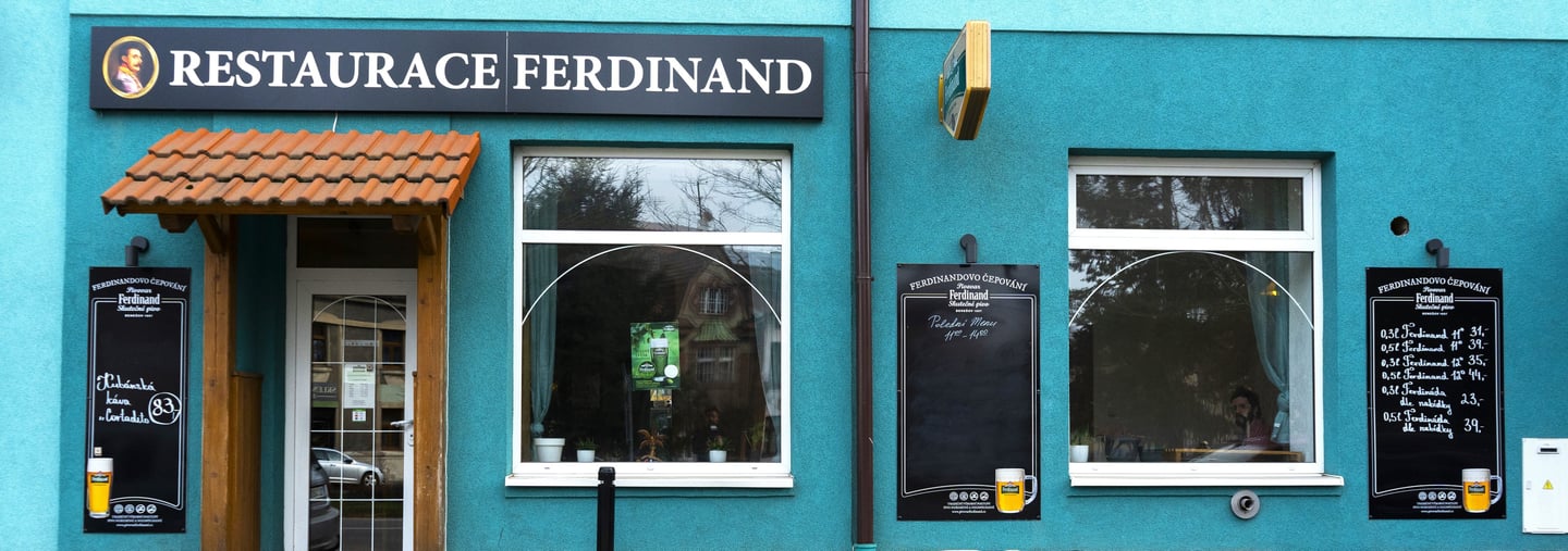 Vchodové dveře do restaurace Ferdinand 