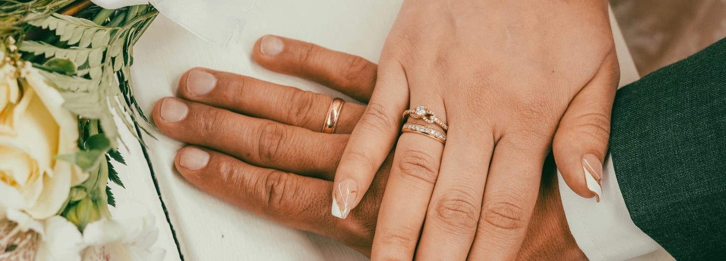 Fotografía editorial de novios en su boda en Bogotá — TheLens.