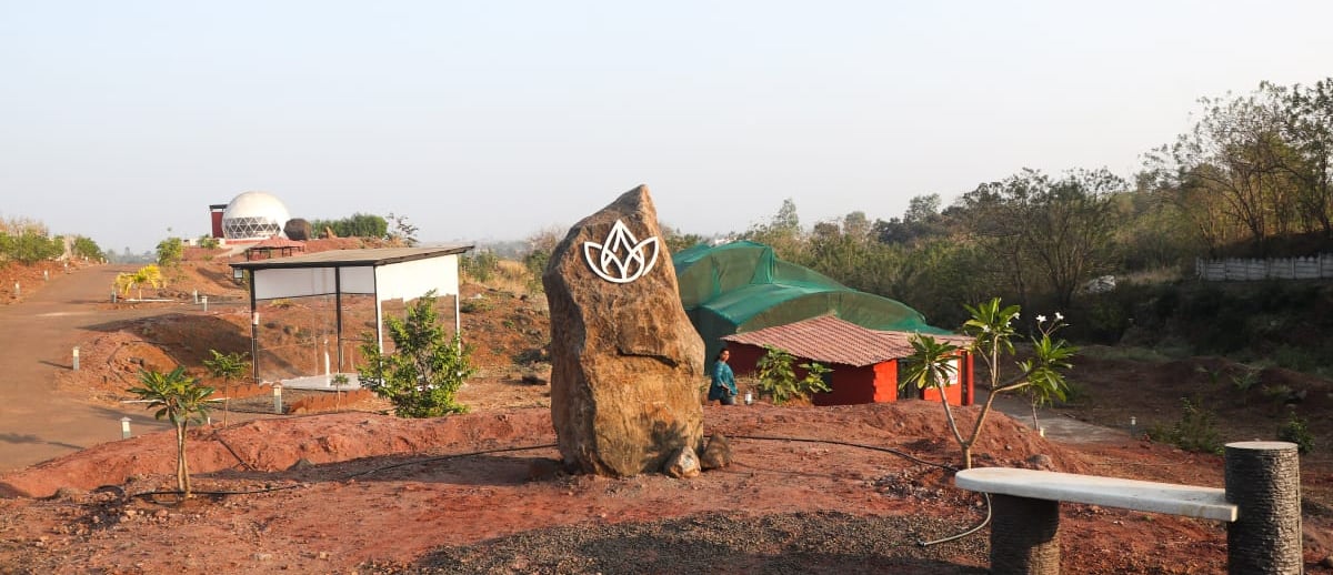 Raj Ritz logo at site.