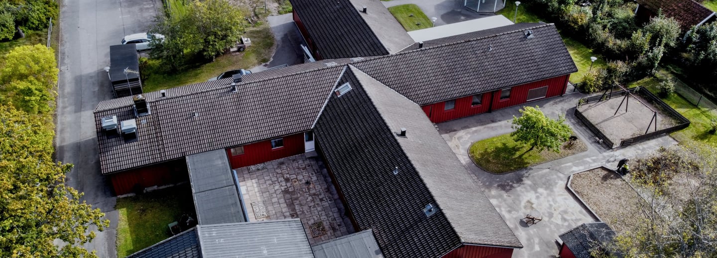 Flygfoto över en del av förskolan Långagård i Moheda