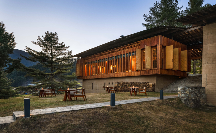Amankora-Gangtey-Bhutan-Lodge-Dining-Exterior-View