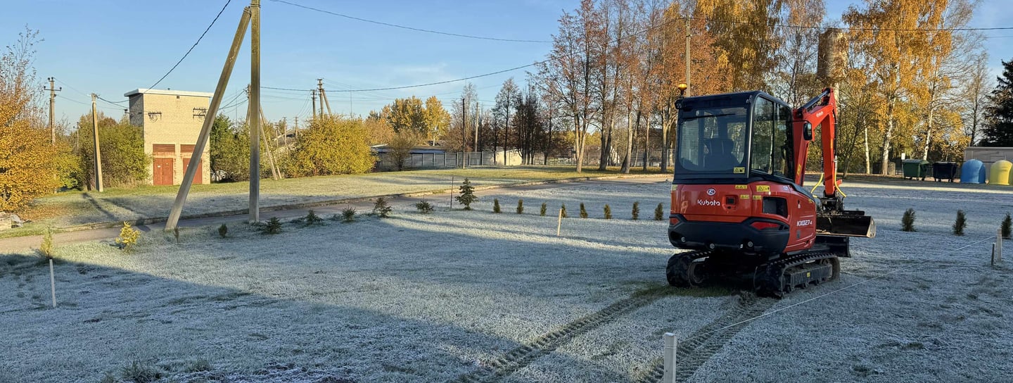 Augalinio sluoksnio nukasimas, pries pamatu irengima