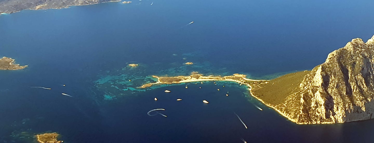 Isola di Tavolara vom Flugzeug