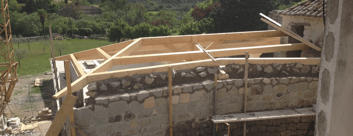 Charpente bois ardeche pool house