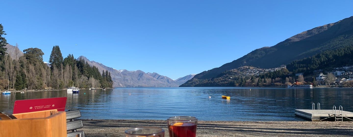 Luxury holiday, view of Lake Whakatipu.
