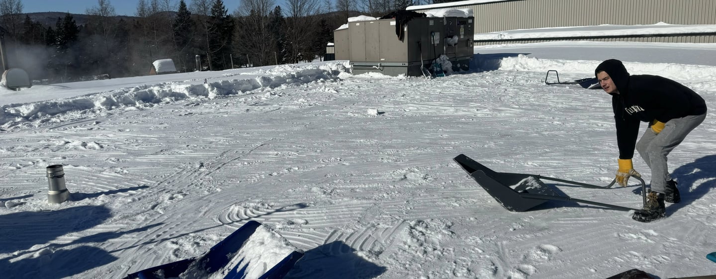 Flat roof snow removal