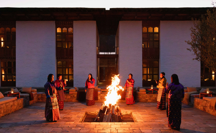 Amankora-Bumthang-Bhutan-Lodge-Exterior-Firepit