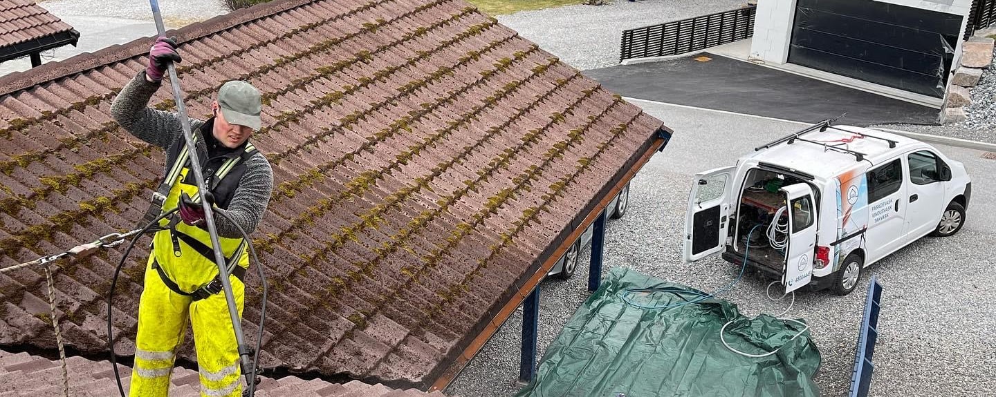 Takvask av rekkehus på Skåthaugen