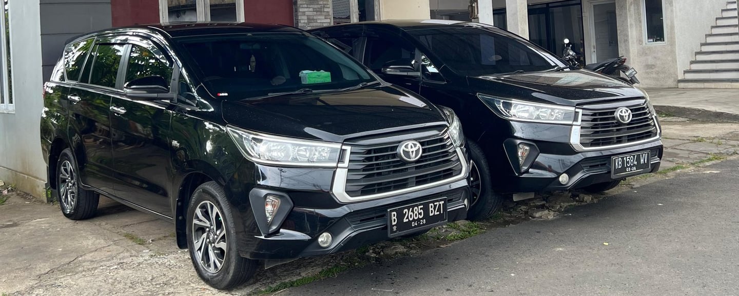 solusi musim hujan dengan rental mobil