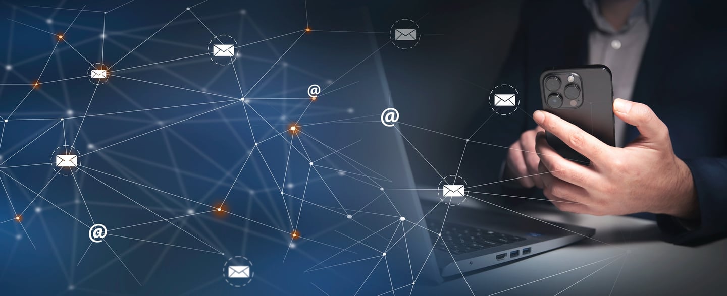 Lumerist dijital yol arkadaşınıza ulaşabileceğiniz e-posta, sosyal medya ve resmi iletişim kanalları