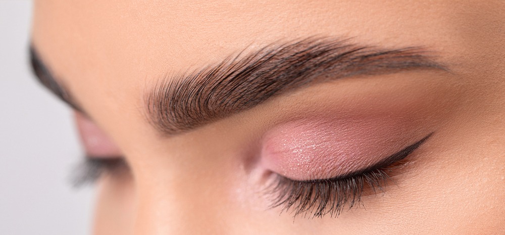 Isparta microblading ile doğal kaş tasarımı - Esin Orhan Güzellik Merkezi