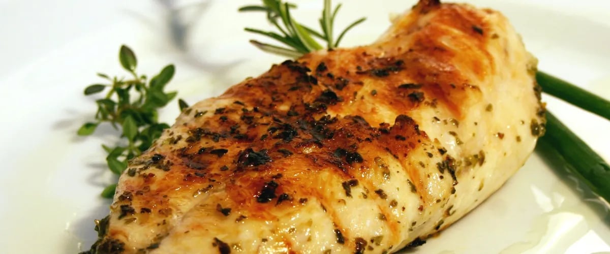 Rosmarin-Zitronen-Hähnchen – Einfaches mediterranes Hähnchenrezept