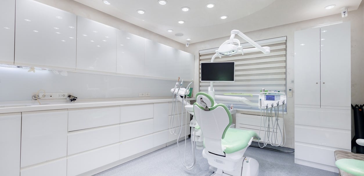 Se o Consultório For...,Sugestão de Alt Text Otimizado "Geral, Limpo e Moderno",Consultório moderno