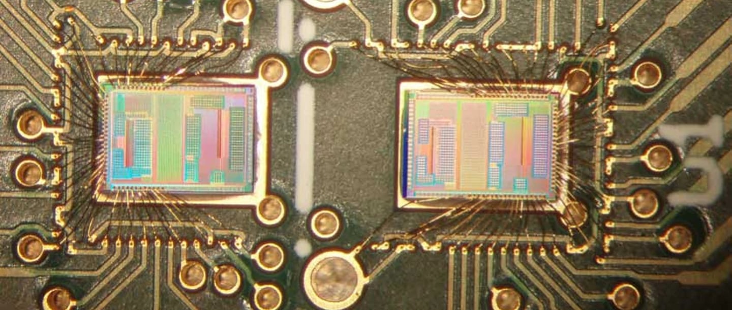 MEMS wire bonding on dual-die semiconductor package