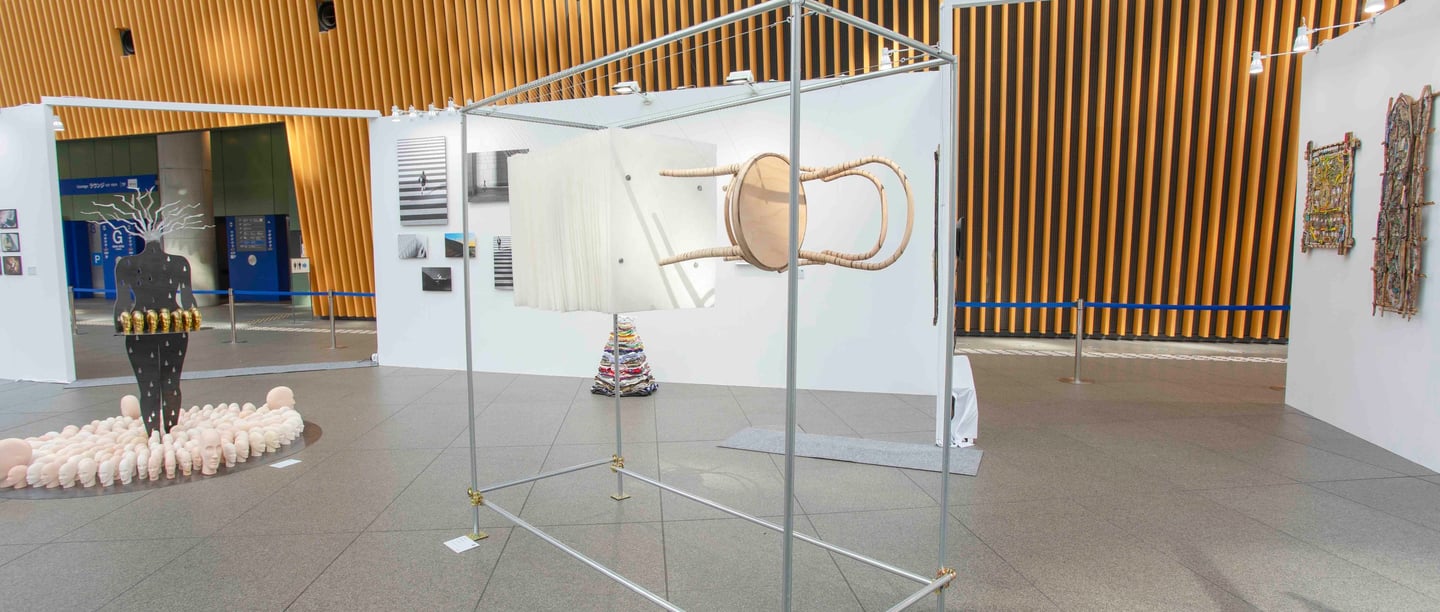 Transmission and Echo (2019), thonet chair, traditional Japanese paper, aluminium sca olding, mixed