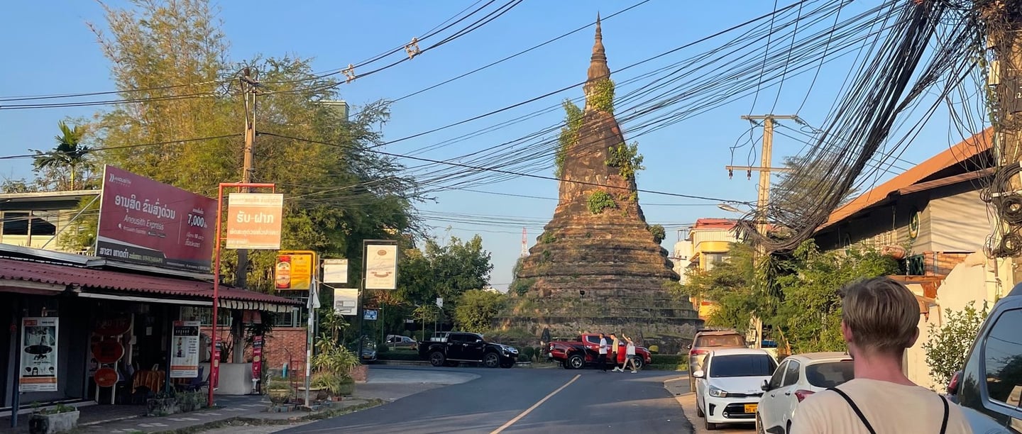 Czarna Stupa w Laosie