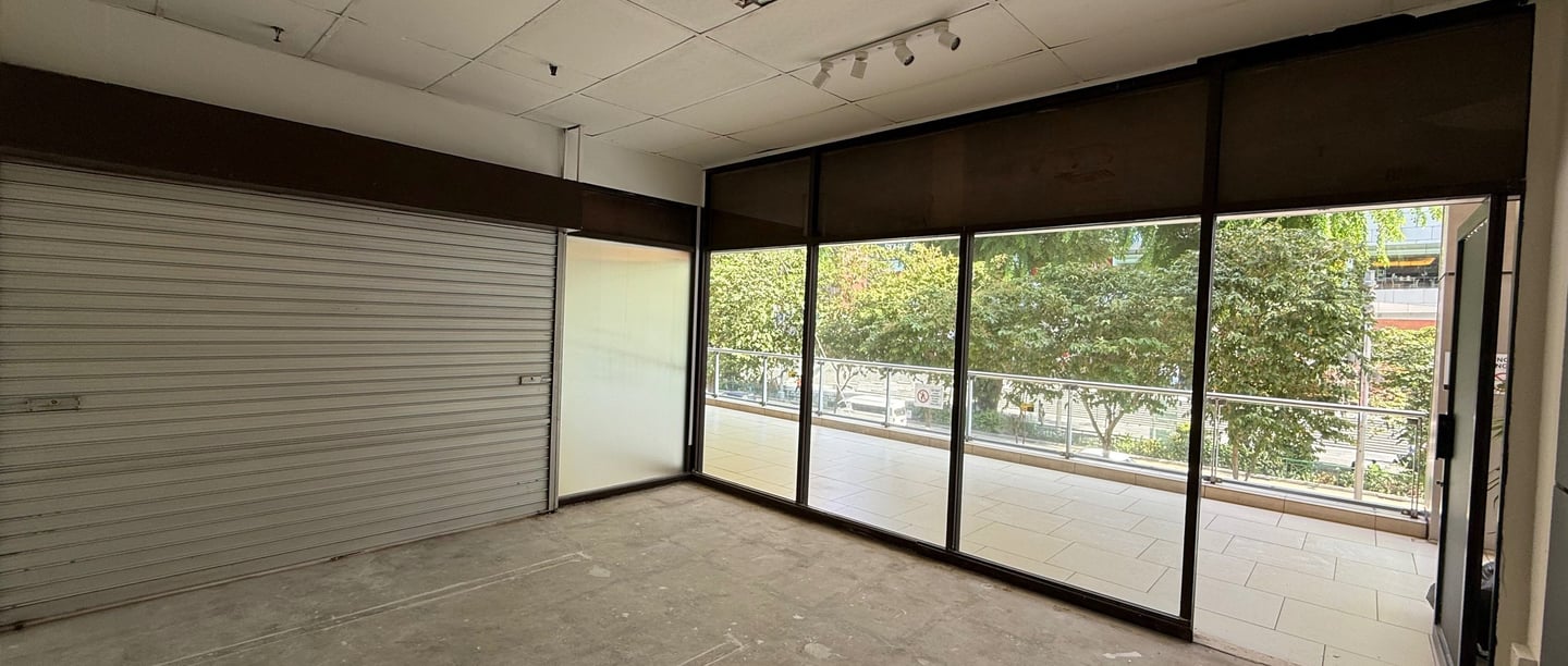 Lucky Plaza Shop For Rent