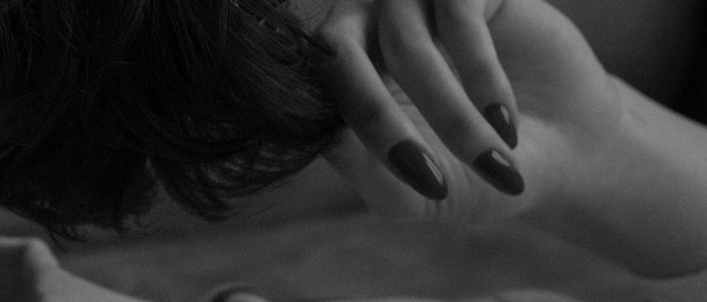 manucure-russe-vernis-semi-permanent-ongles-gel-perols