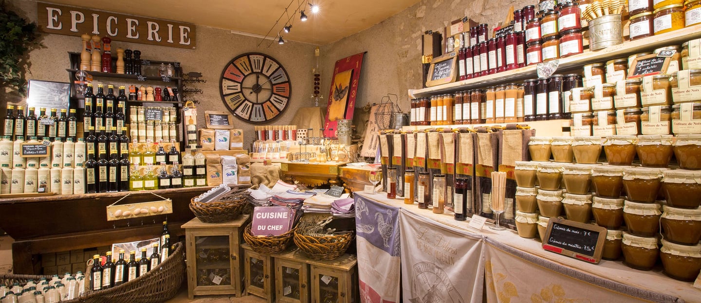 Confitures, huiles de noix, huile parfumée à la truffe noire du Quercy,, vinaigres parfumés...