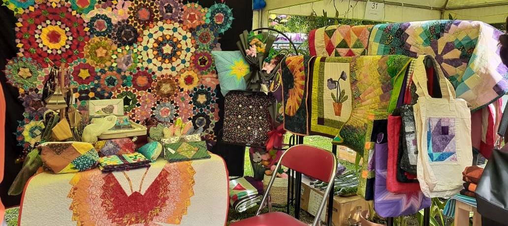 handmade-patchwork-quilting-maple-sew-craft