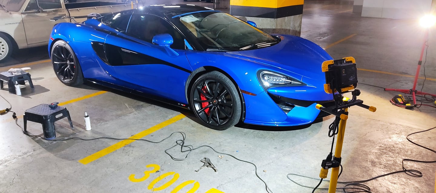 Detallado automotriz profesional de auto deportivo con recubrimiento cerámico System X Max G+ en D Cars PRO Detailing Guadala