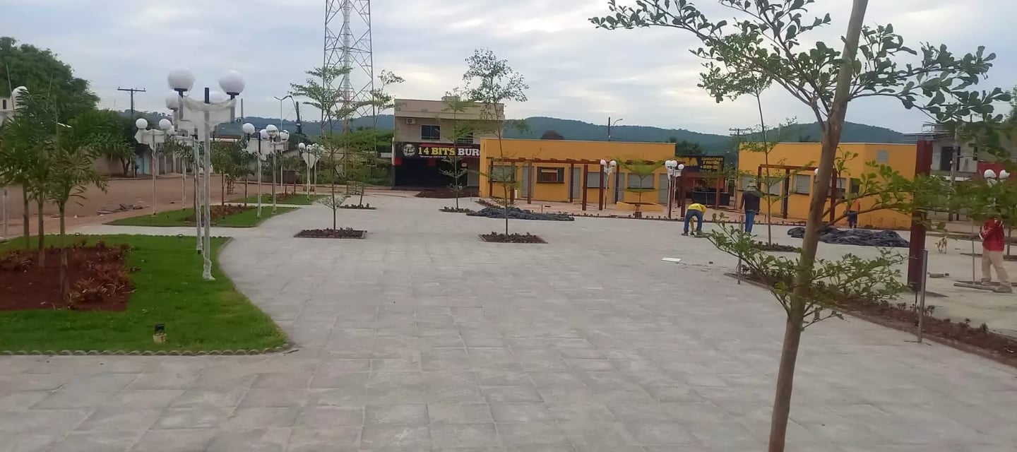 Praça com placa ecodreno