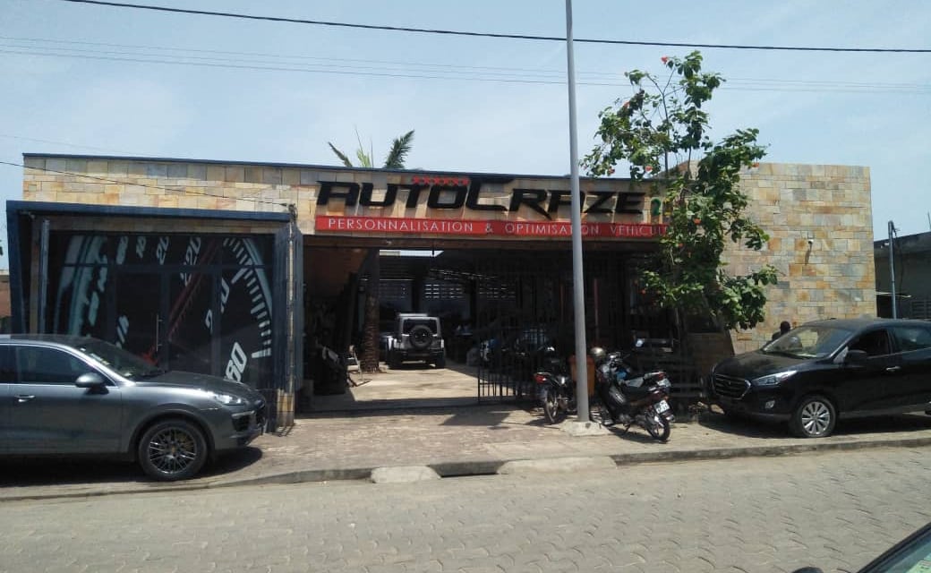 façade du garage automobile autocraze 229