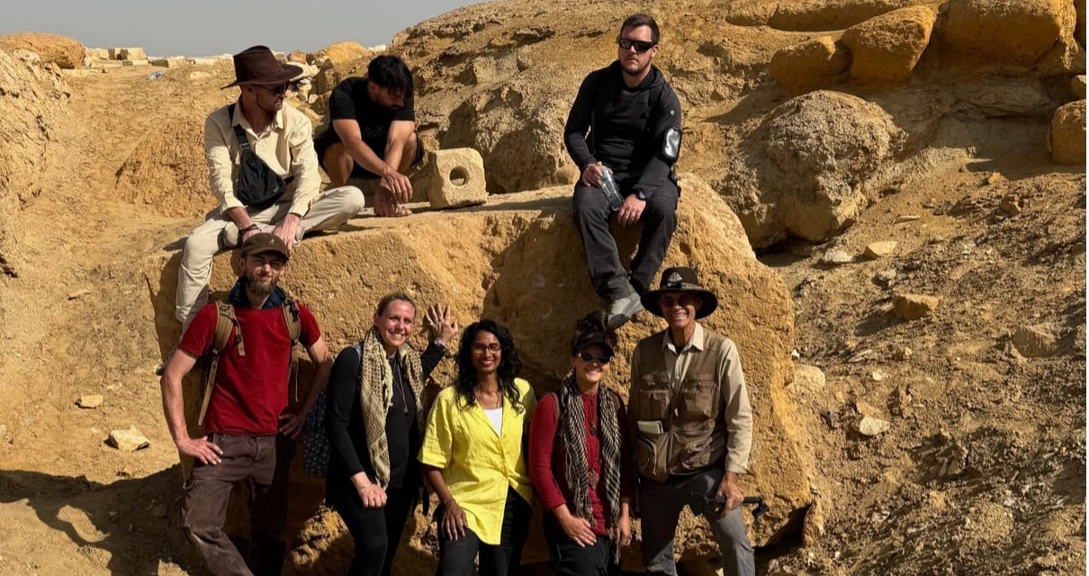 The large and small block at Ameny Qemau