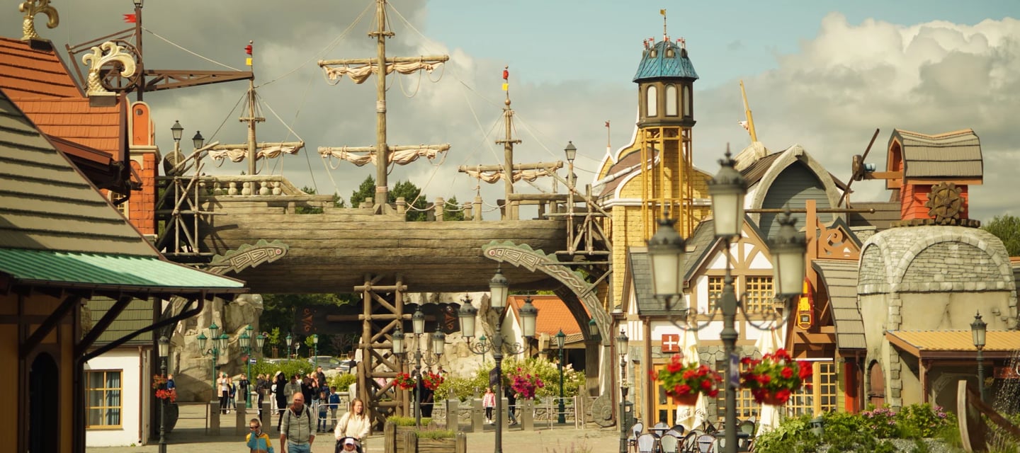 Decorative themed facade by Artisan Aleks Company