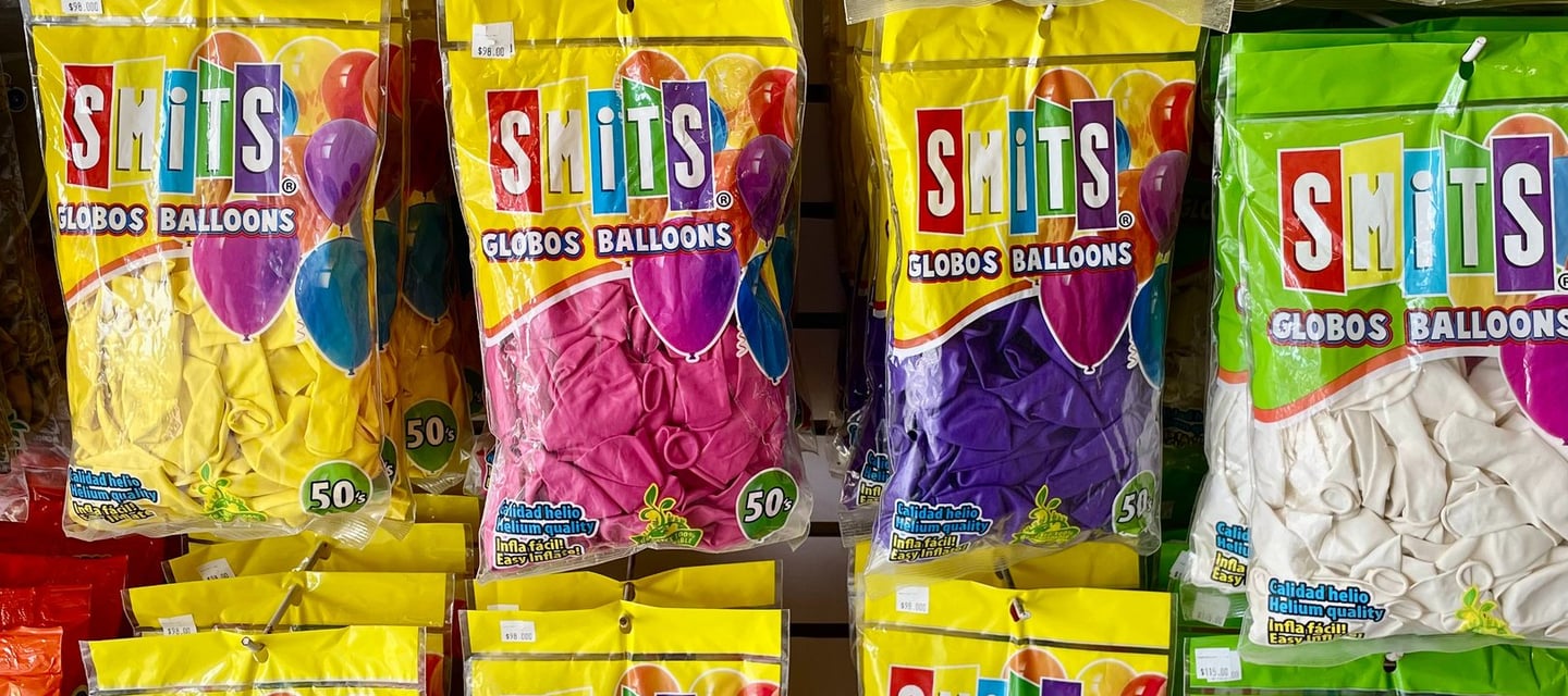 Diversos globos y gran variedad de globos de latex