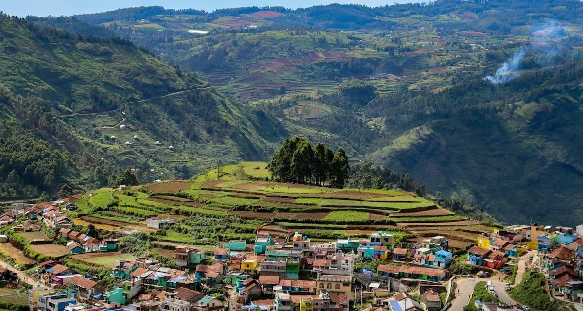 Poombarai village and mountain view