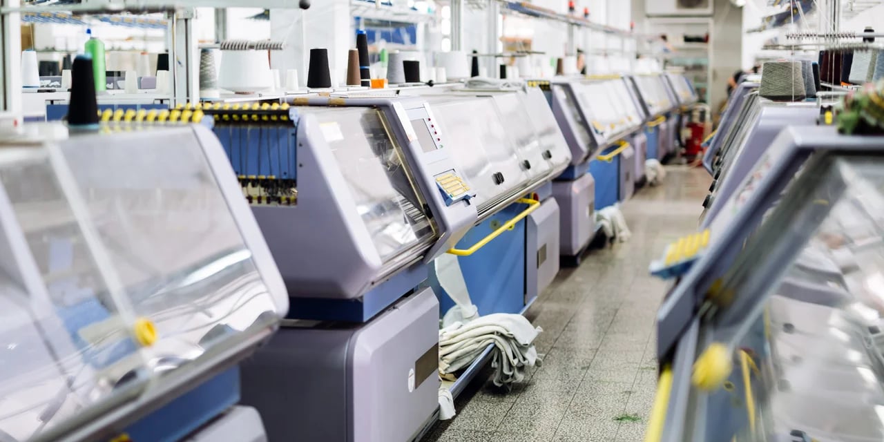 Fully Computerised Flat Knitting Machine 
