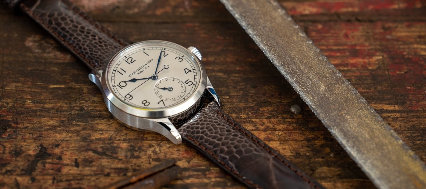 Dornblueth & Sohn Calibre 99.10 Weltzeit Klassik Engraved Dial