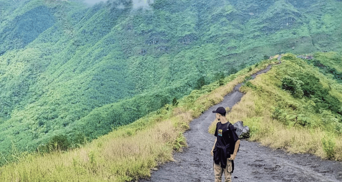 Panduan Lengkap Kawah Galunggung: Tiket, Jam Buka, dan Tangga Seribu
