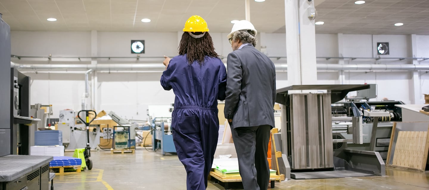 Visita fabrica ingenieros y operarios