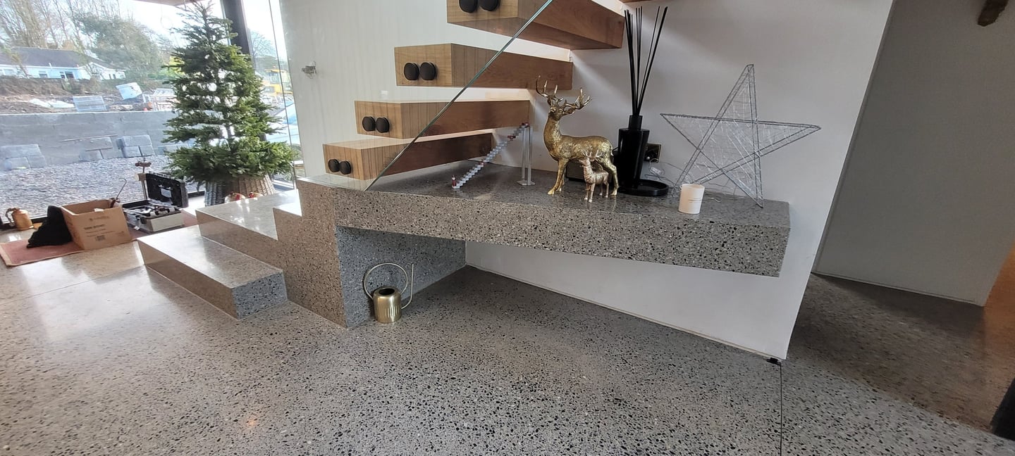 Polished concretestep, featute