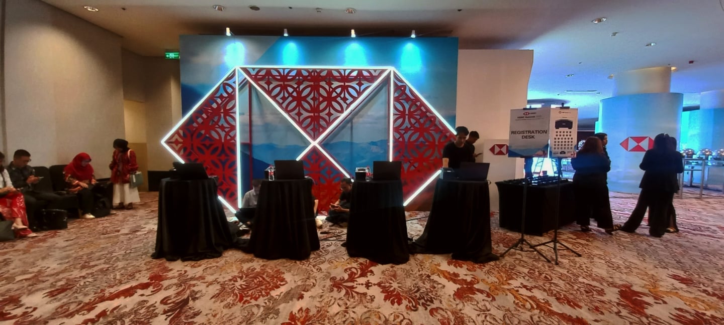 enam meja software registrasi 